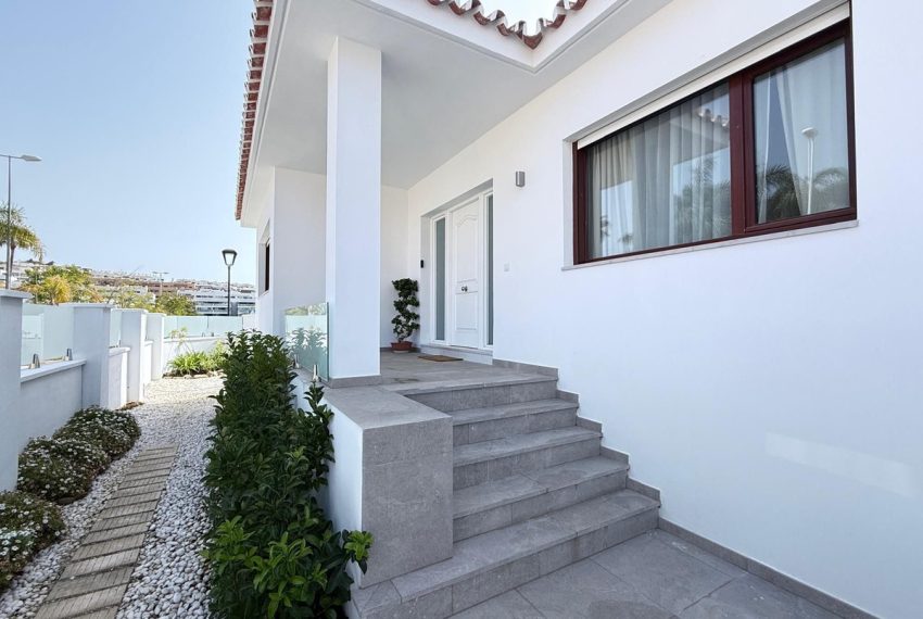 R4896514-Villa-For-Sale-La-Cala-de-Mijas-Detached-5-Beds-358-Built-2