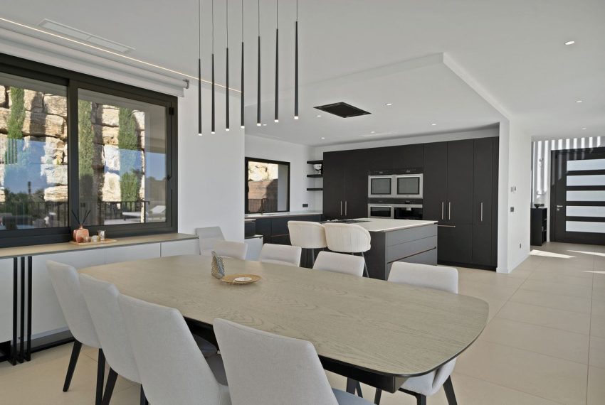 R4897822-Villa-For-Sale-Benahavis-Detached-4-Beds-780-Built-8