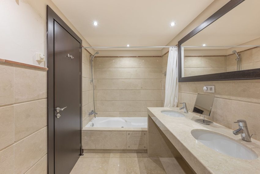 R4898050-Villa-For-Sale-Benahavis-Semi-Detached-4-Beds-300-Built-19