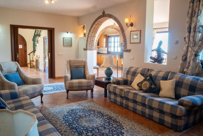 R4902142-Villa-For-Sale-Estepona-Finca-6-Beds-362-Built-13