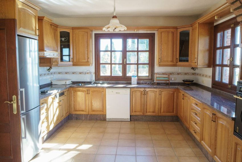 R4902142-Villa-For-Sale-Estepona-Finca-6-Beds-362-Built-16