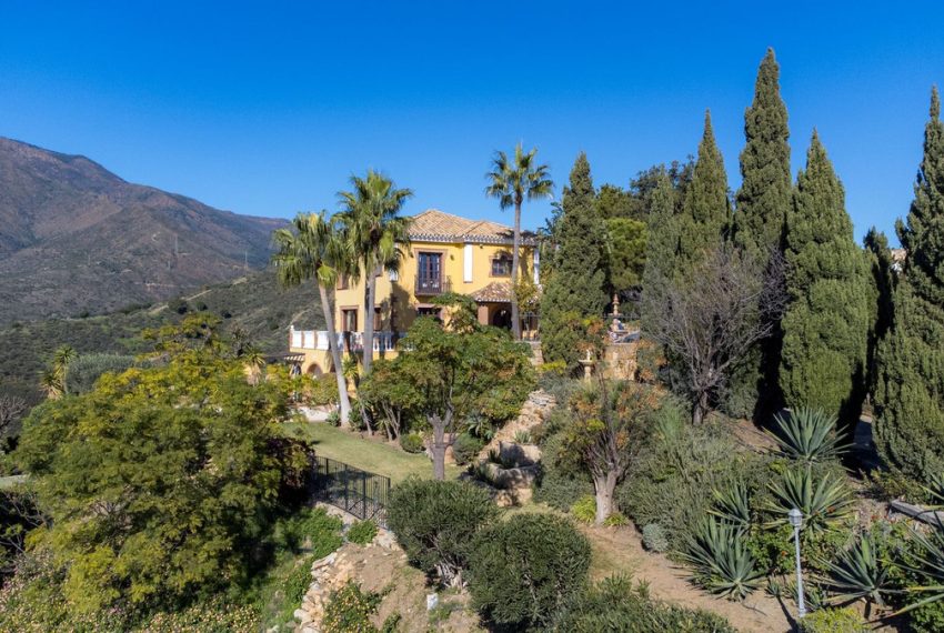 R4902142-Villa-For-Sale-Estepona-Finca-6-Beds-362-Built-3