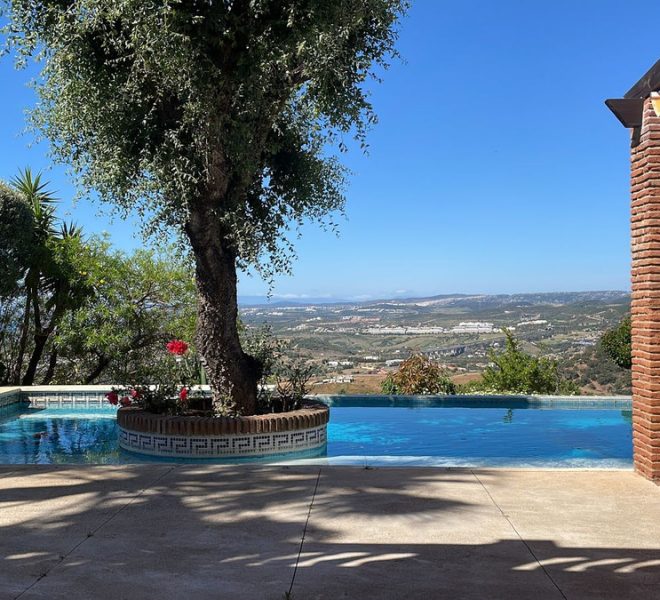 R4902142-Image 1-Finca - 6 Beds - 362 Built