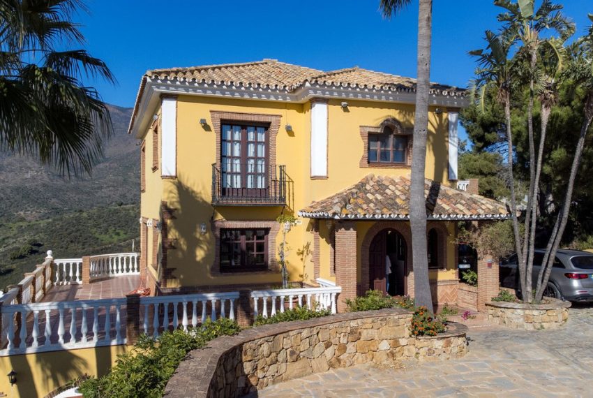 R4902142-Villa-For-Sale-Estepona-Finca-6-Beds-362-Built-7