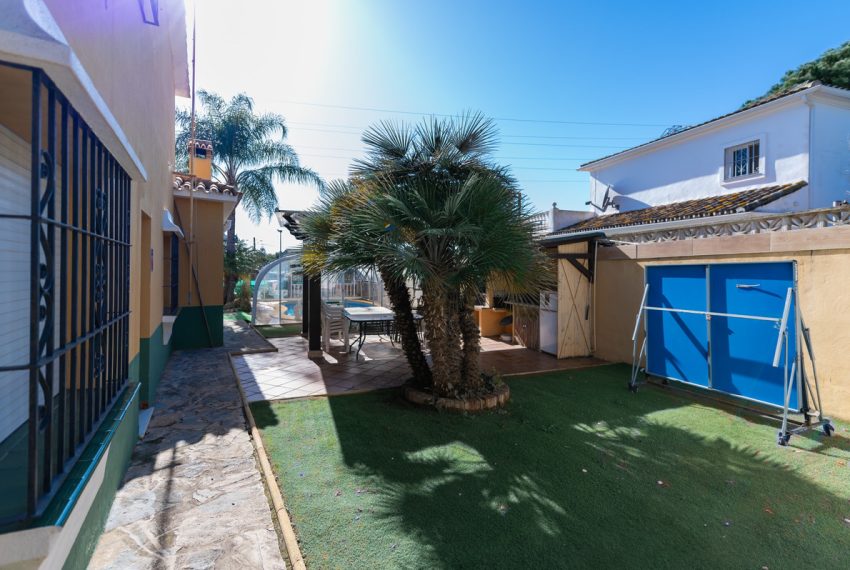 R4905580-Villa-For-Sale-Las-Chapas-Detached-4-Beds-237-Built-11