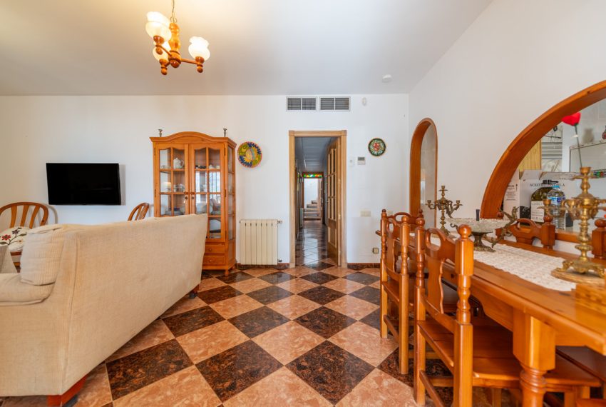 R4905580-Villa-For-Sale-Las-Chapas-Detached-4-Beds-237-Built-16