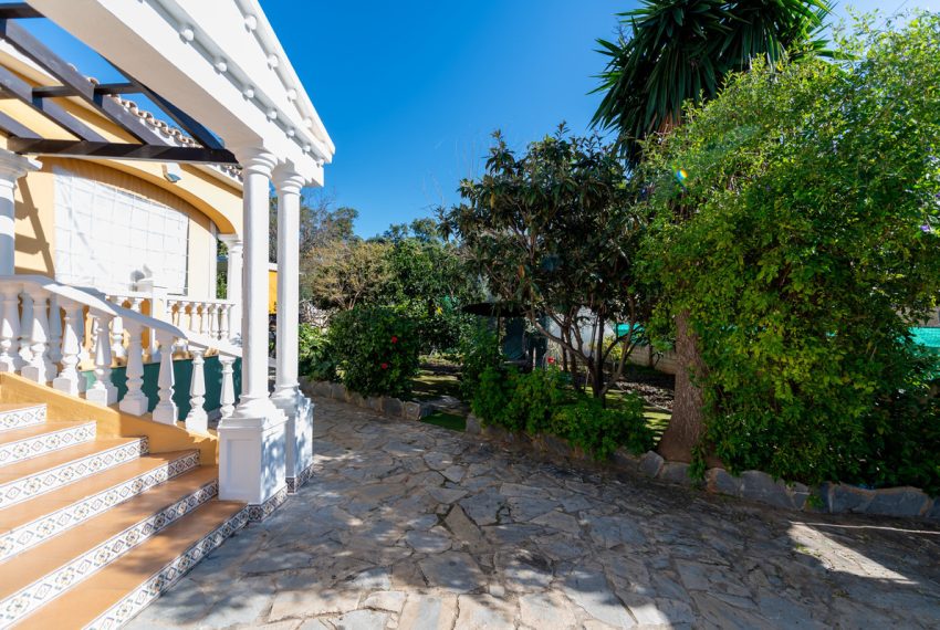 R4905580-Villa-For-Sale-Las-Chapas-Detached-4-Beds-237-Built-6