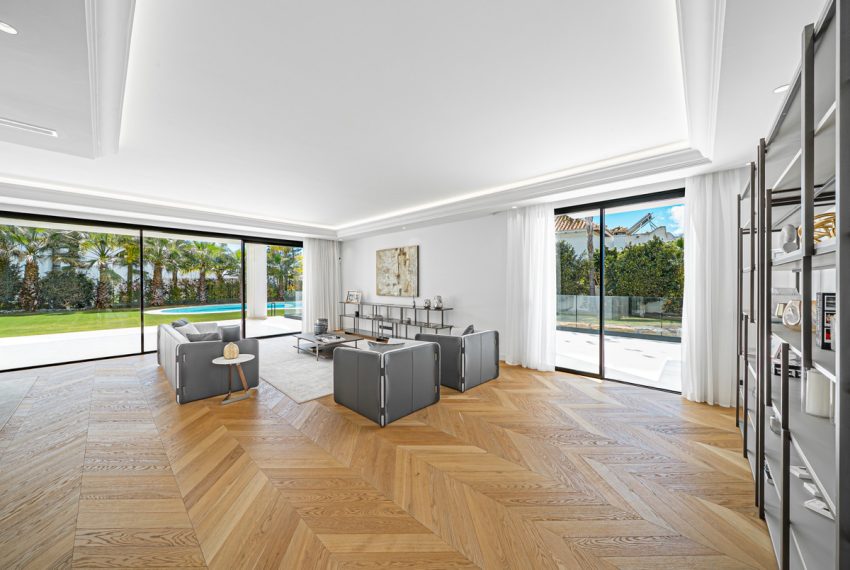 R4907779-Villa-For-Sale-The-Golden-Mile-Detached-6-Beds-647-Built-9