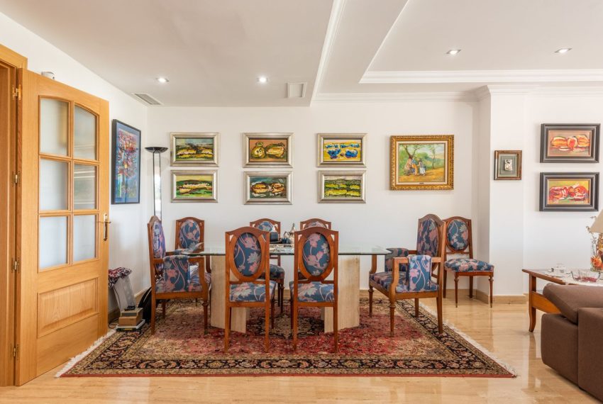 R4914958-Apartment-For-Sale-The-Golden-Mile-Middle-Floor-3-Beds-306-Built-2