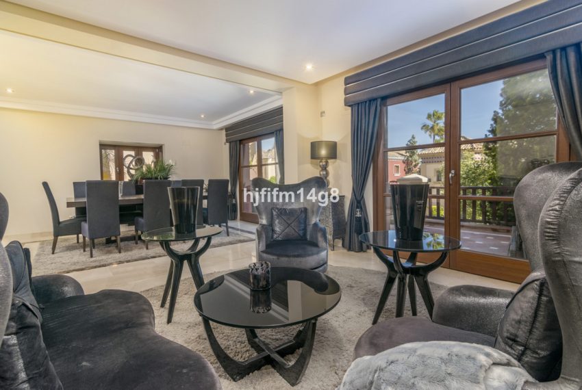 R4918387-Villa-For-Sale-The-Golden-Mile-Detached-6-Beds-686-Built-10