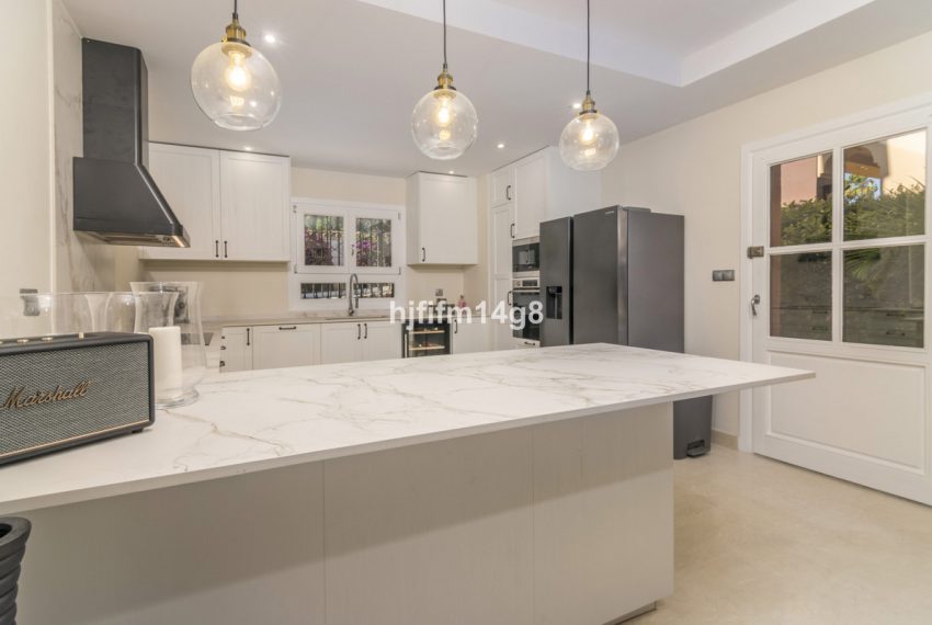 R4918387-Villa-For-Sale-The-Golden-Mile-Detached-6-Beds-686-Built-12