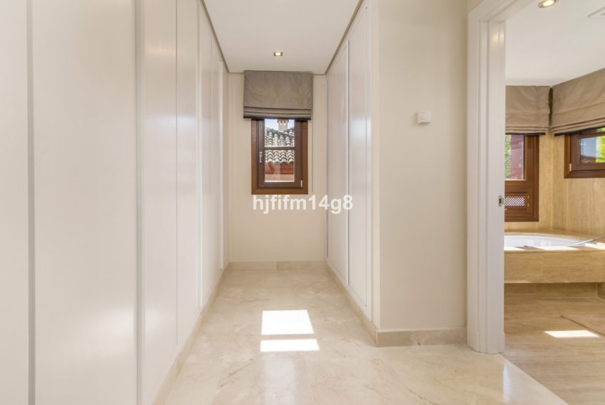 R4918387-Villa-For-Sale-The-Golden-Mile-Detached-6-Beds-686-Built-18