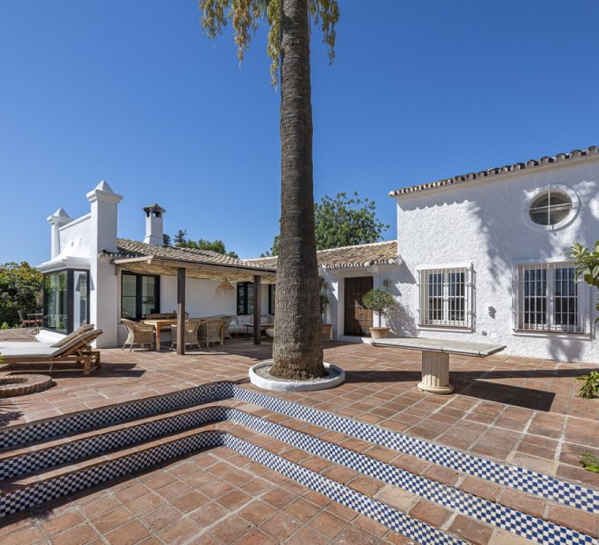 R4922335-Image 1-Finca - 4 Beds - 300 Built