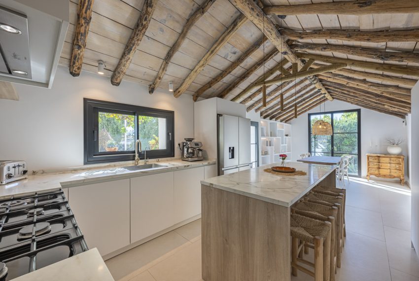 R4922335-Villa-For-Sale-Guadalmina-Alta-Finca-4-Beds-300-Built