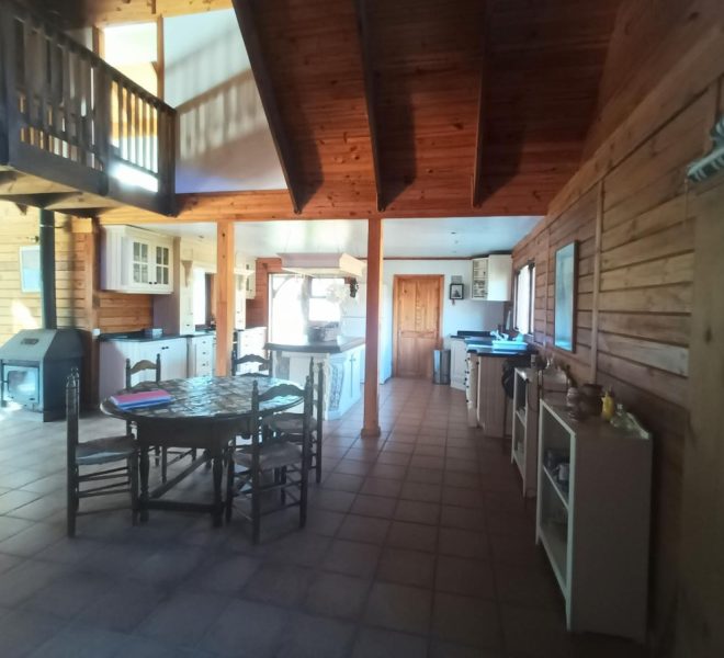 R4929367-Image 1-Detached - 3 Beds - 240 Built
