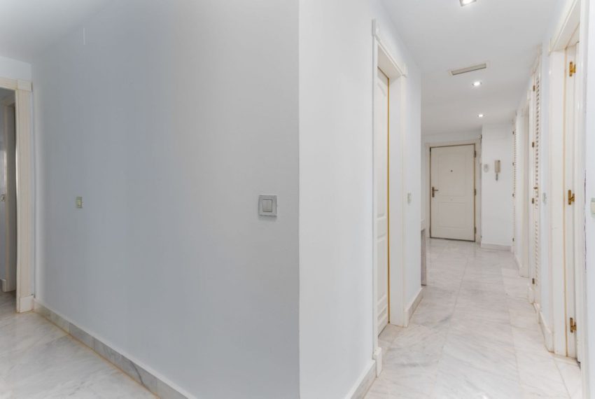 R4929973-Apartment-For-Sale-San-Pedro-de-Alcantara-Ground-Floor-5-Beds-198-Built-14