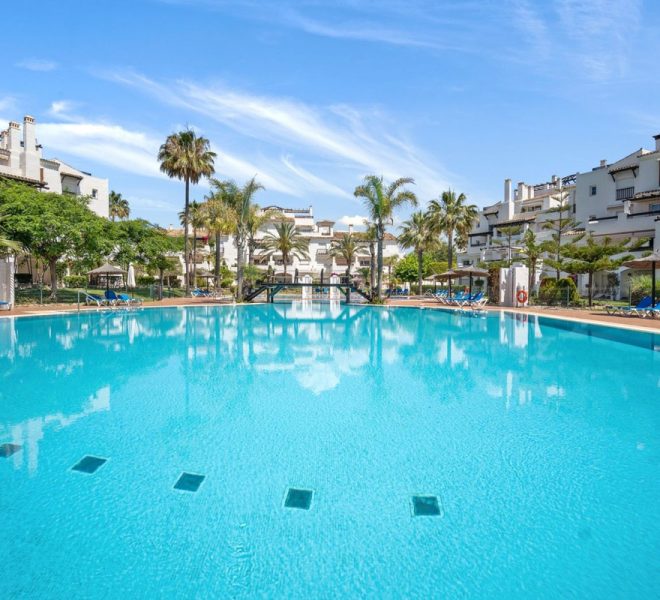 R4929973-Image 1-Ground Floor - 5 Beds - 198 Built