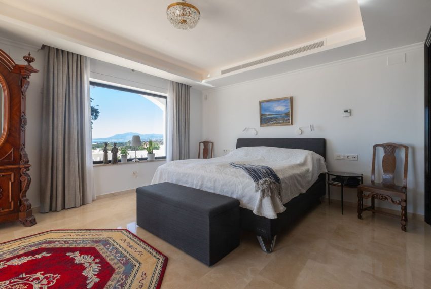 R4930954-Villa-For-Sale-Elviria-Detached-3-Beds-384-Built-11