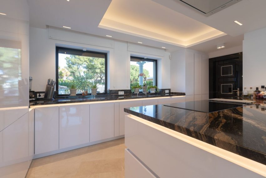 R4930954-Villa-For-Sale-Elviria-Detached-3-Beds-384-Built-5