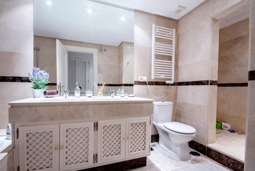 R4932208-Apartment-For-Sale-Nueva-Andalucia-Ground-Floor-2-Beds-120-Built-11