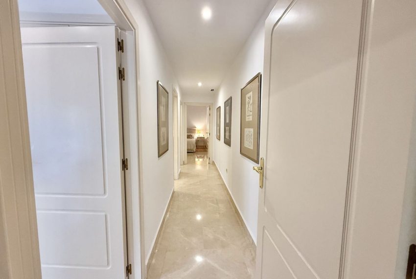 R4933408-Apartment-For-Sale-San-Pedro-de-Alcantara-Ground-Floor-3-Beds-160-Built-12