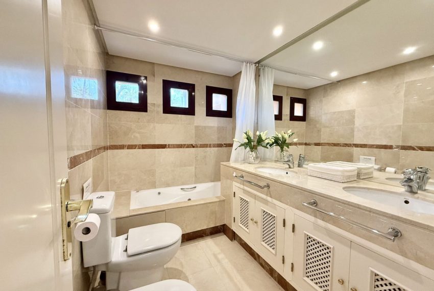 R4933408-Apartment-For-Sale-San-Pedro-de-Alcantara-Ground-Floor-3-Beds-160-Built-14