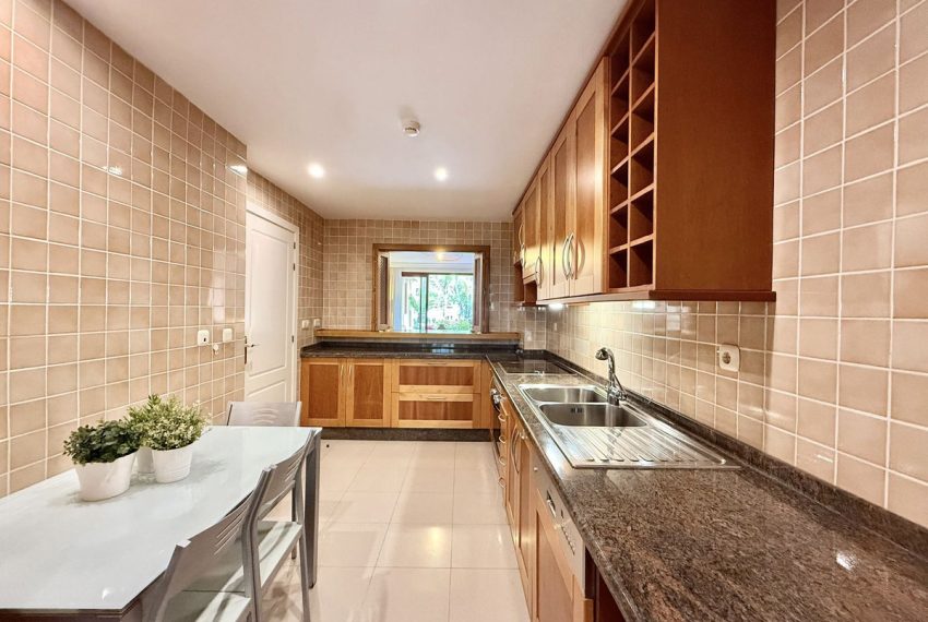 R4933408-Apartment-For-Sale-San-Pedro-de-Alcantara-Ground-Floor-3-Beds-160-Built-2