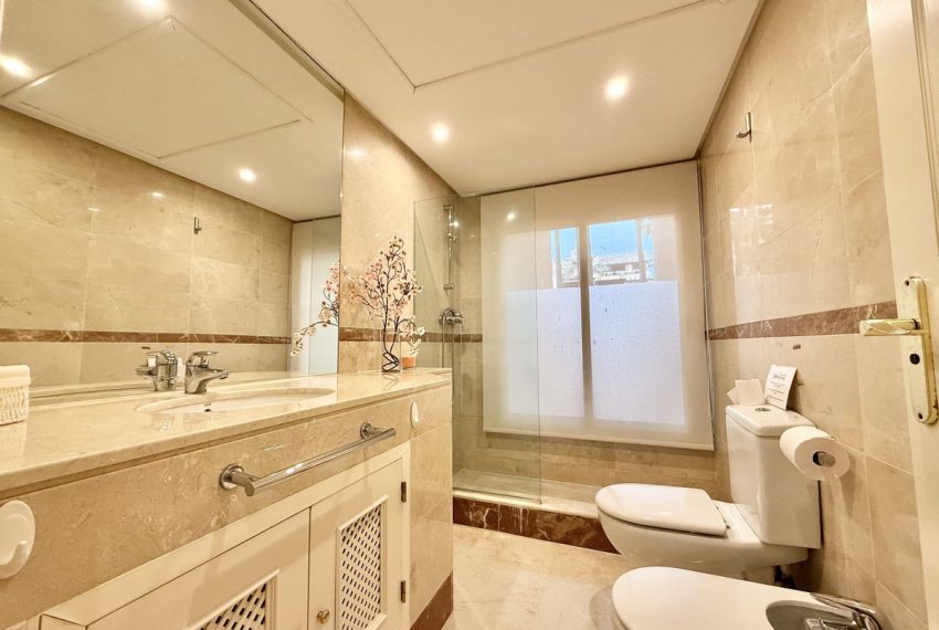 R4933408-Apartment-For-Sale-San-Pedro-de-Alcantara-Ground-Floor-3-Beds-160-Built-5