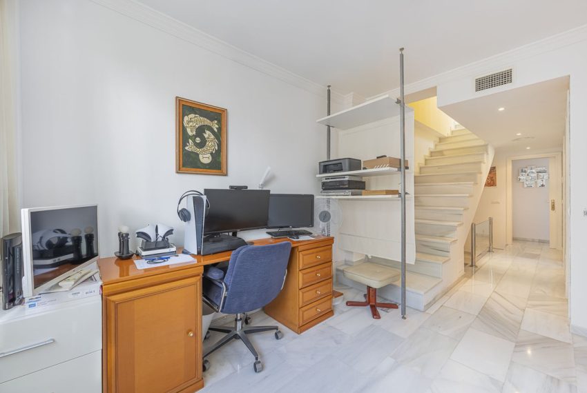 R4942186-Townhouse-For-Sale-Marbella-Semi-Detached-3-Beds-204-Built-10