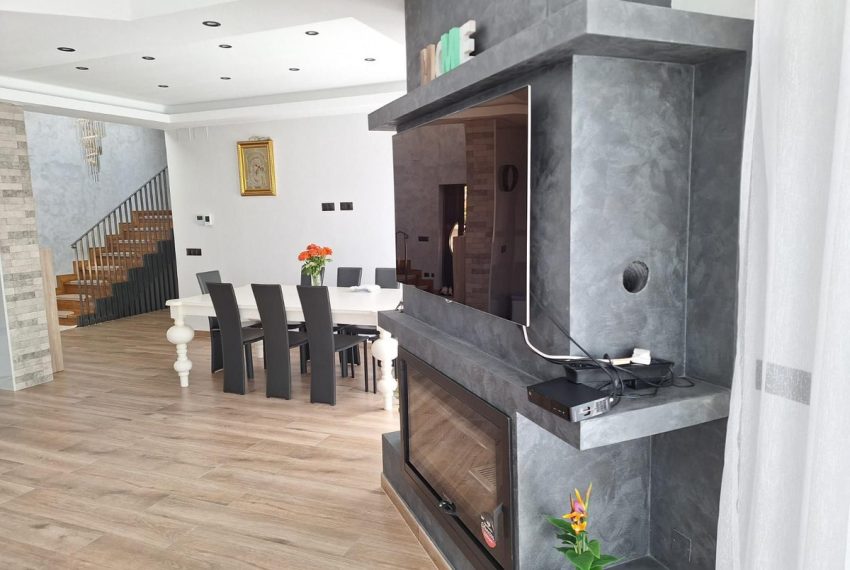 R4943878-Villa-For-Sale-Estepona-Detached-4-Beds-347-Built-2