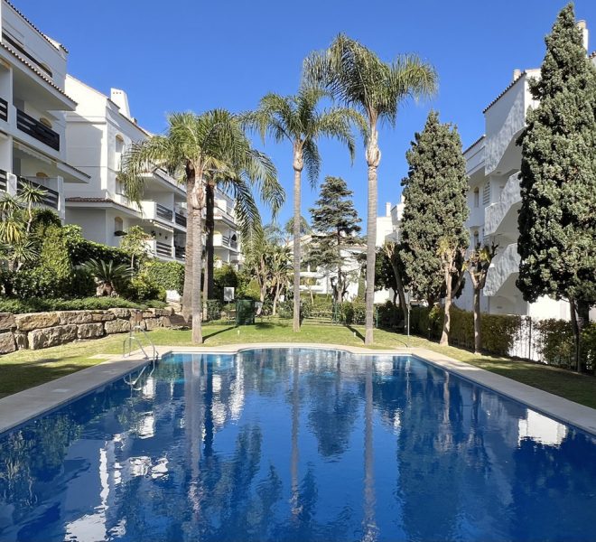 R4949395-Image 1-Middle Floor - 3 Beds - 111 Built