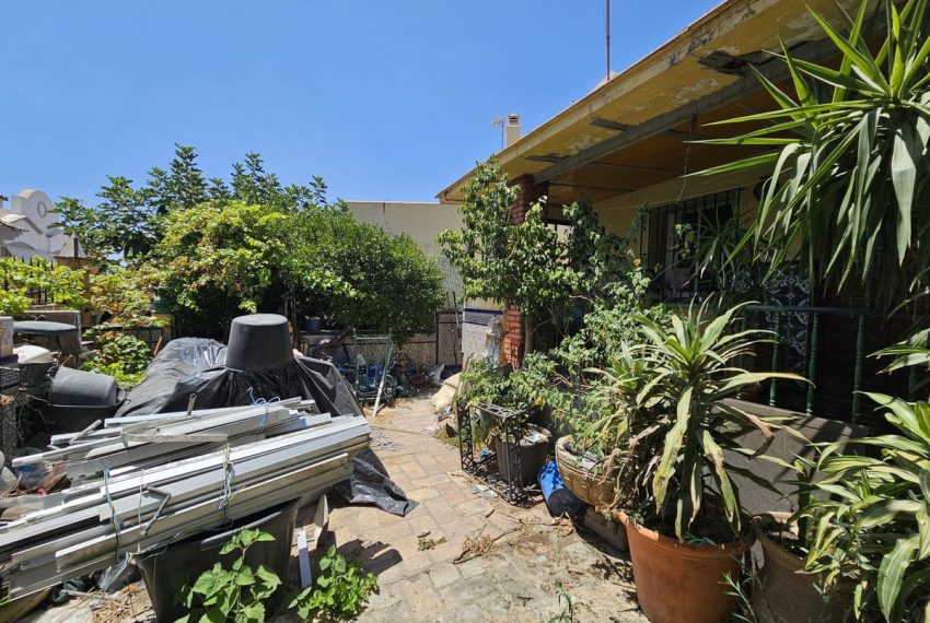 R4949641-Villa-For-Sale-Estepona-Semi-Detached-5-Beds-129-Built-16