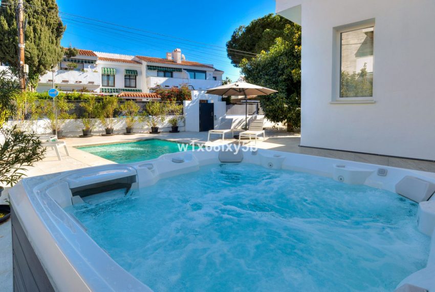 R4950724-Villa-For-Sale-San-Pedro-de-Alcantara-Detached-6-Beds-442-Built-1