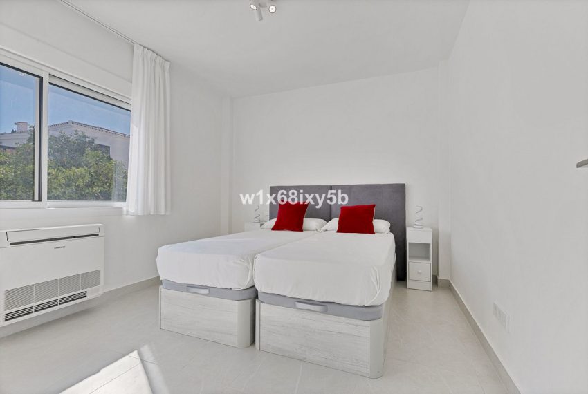 R4950724-Villa-For-Sale-San-Pedro-de-Alcantara-Detached-6-Beds-442-Built-16