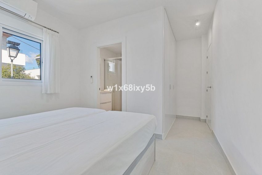 R4950724-Villa-For-Sale-San-Pedro-de-Alcantara-Detached-6-Beds-442-Built-17