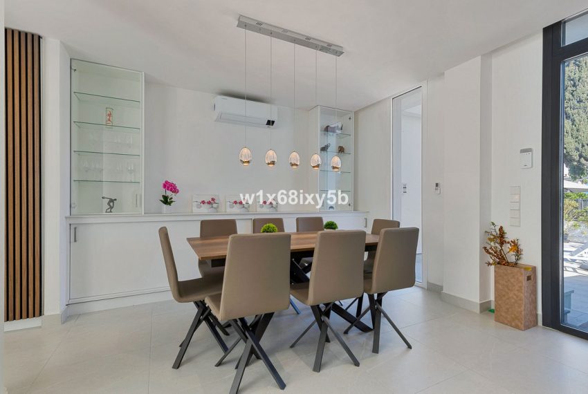 R4950724-Villa-For-Sale-San-Pedro-de-Alcantara-Detached-6-Beds-442-Built-4