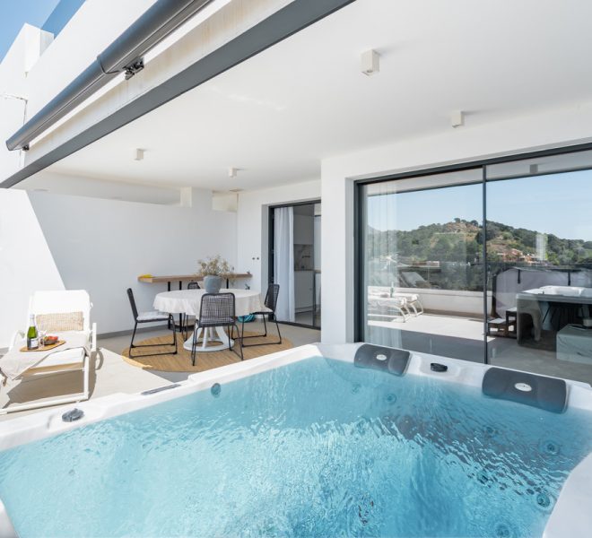 R4954591-Image 1-Penthouse - 2 Beds - 75 Built