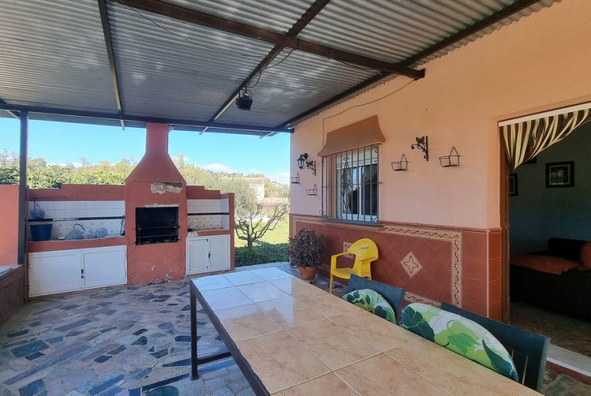 R4957456-Villa-For-Sale-Coin-Detached-2-Beds-85-Built-2