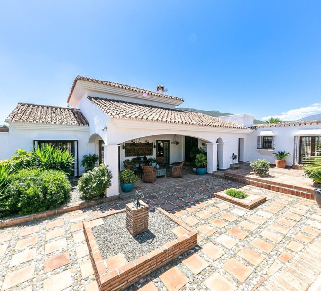 R4963984-Image 1-Finca - 6 Beds - 460 Built