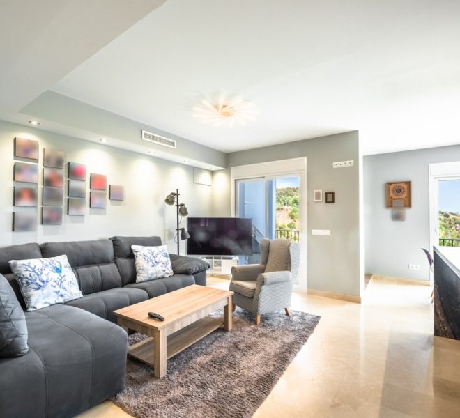 R4966315-Image 1-Middle Floor - 3 Beds - 174 Built