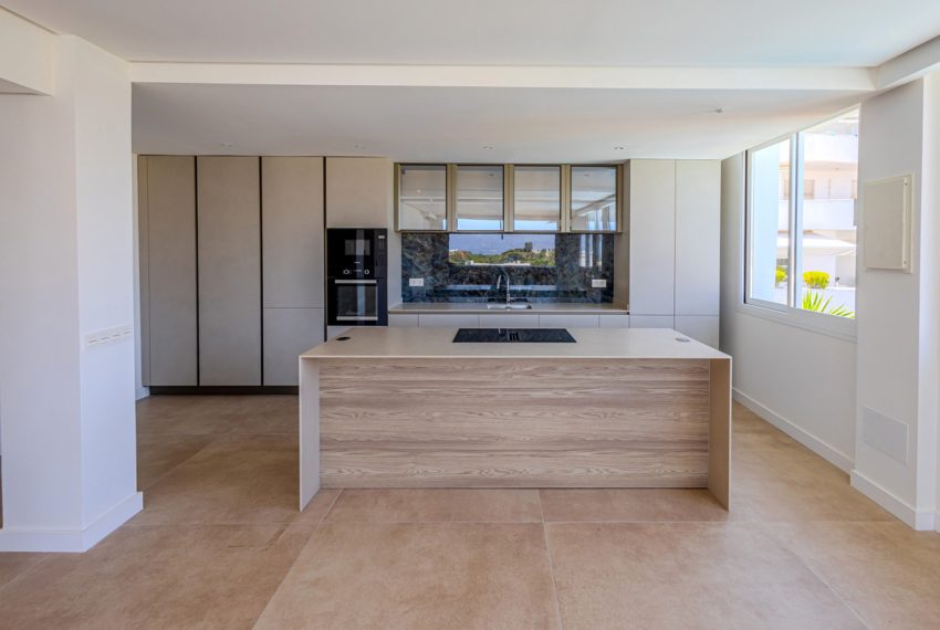 R4967503-Apartment-For-Sale-Nueva-Andalucia-Middle-Floor-2-Beds-101-Built-1