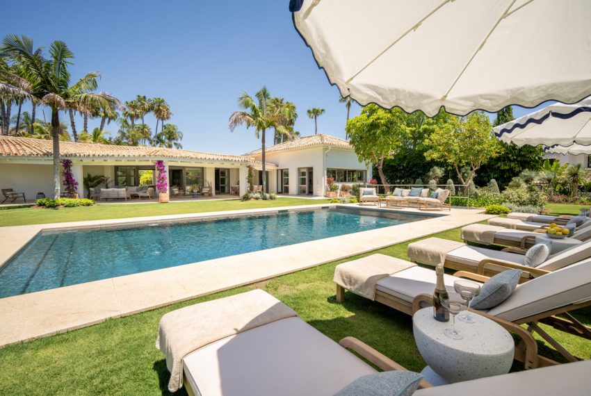 R4969240-Villa-For-Sale-Nueva-Andalucia-Detached-5-Beds-722-Built-1