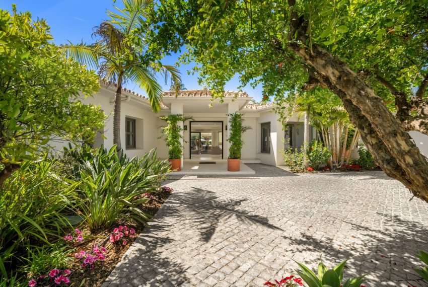 R4969240-Villa-For-Sale-Nueva-Andalucia-Detached-5-Beds-722-Built-4