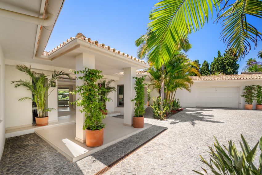 R4969240-Villa-For-Sale-Nueva-Andalucia-Detached-5-Beds-722-Built-5