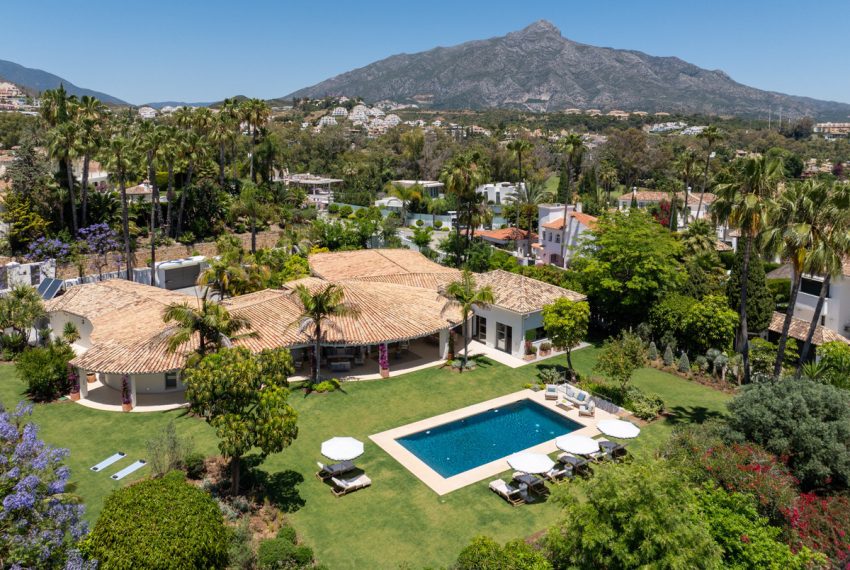 R4969240-Villa-For-Sale-Nueva-Andalucia-Detached-5-Beds-722-Built
