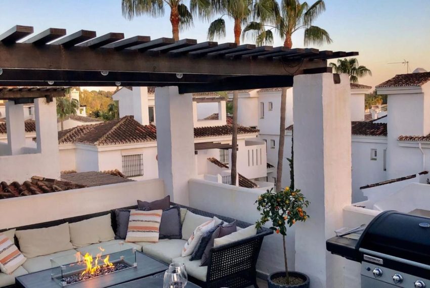 R4969870-Apartment-For-Sale-Nueva-Andalucia-Penthouse-2-Beds-102-Built-2