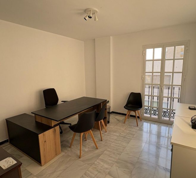 R4972144-Image 1-Middle Floor - 4 Beds - 100 Built