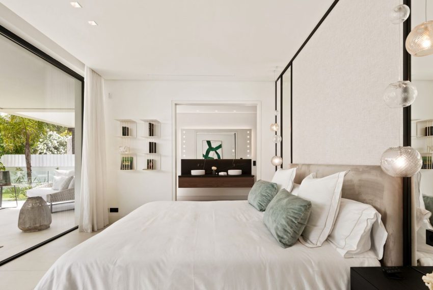 R4974355-Villa-For-Sale-Nueva-Andalucia-Detached-5-Beds-476-Built-12