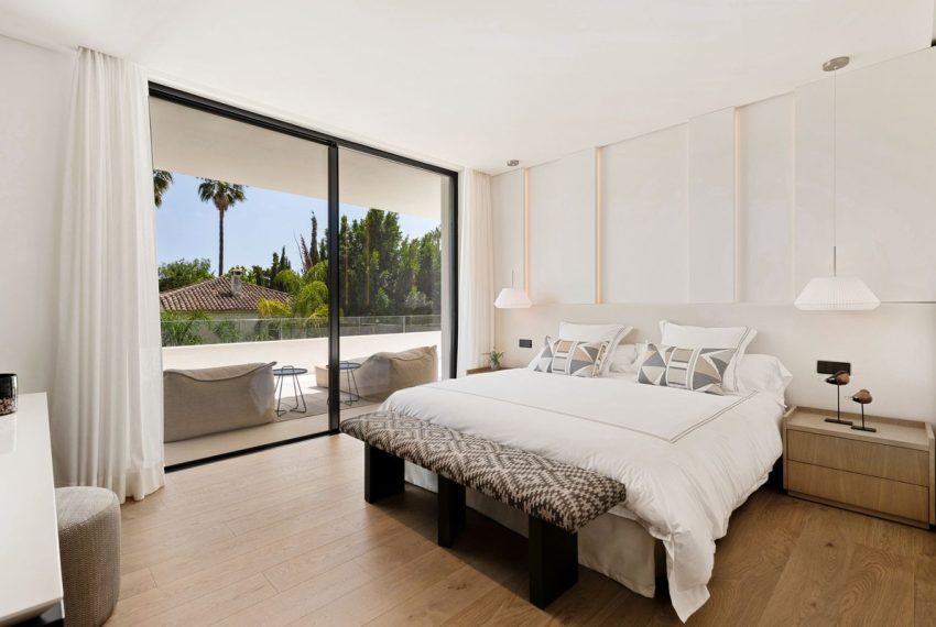 R4974355-Villa-For-Sale-Nueva-Andalucia-Detached-5-Beds-476-Built-17