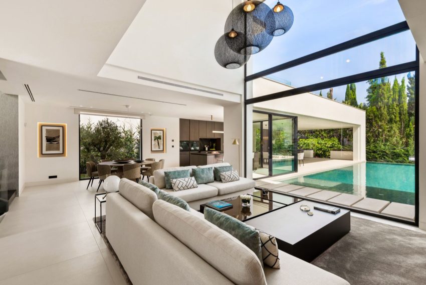 R4974355-Villa-For-Sale-Nueva-Andalucia-Detached-5-Beds-476-Built-3